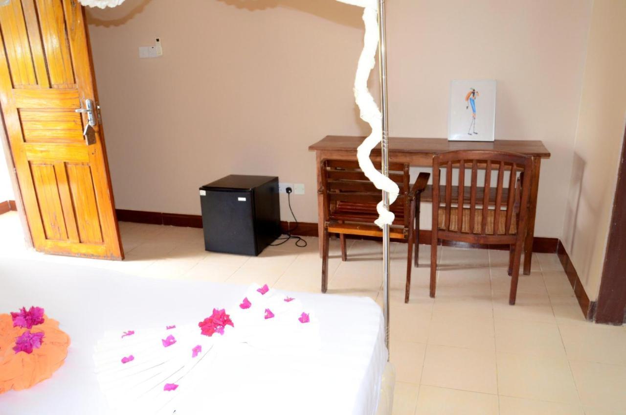 Funky Squids Beach Resort Bagamoyo Extérieur photo
