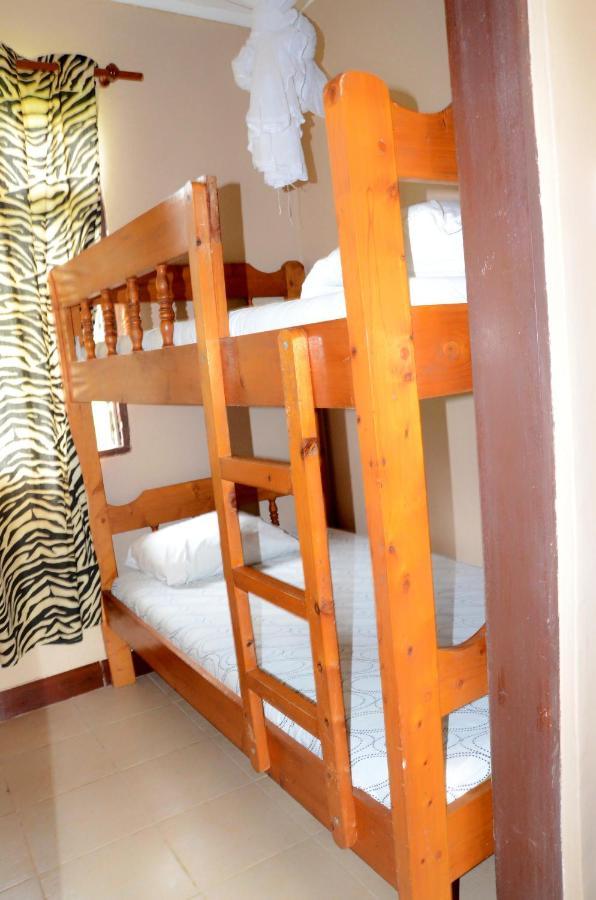 Funky Squids Beach Resort Bagamoyo Extérieur photo