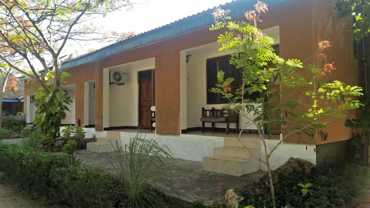Funky Squids Beach Resort Bagamoyo Extérieur photo