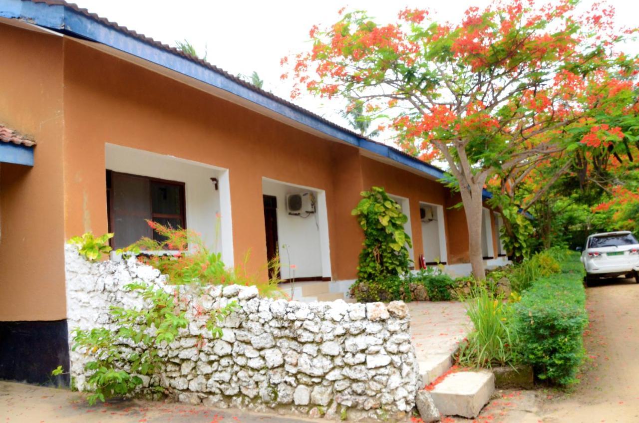Funky Squids Beach Resort Bagamoyo Extérieur photo