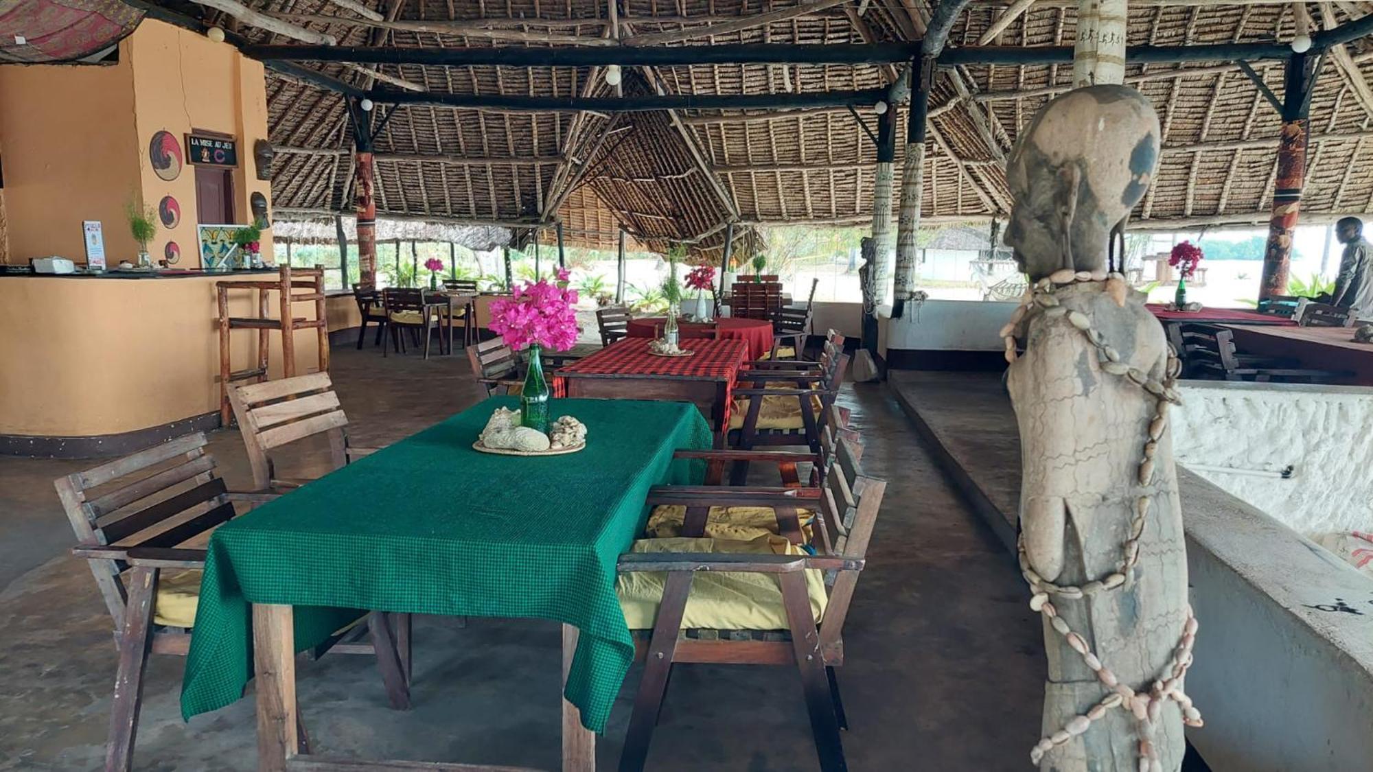 Funky Squids Beach Resort Bagamoyo Extérieur photo